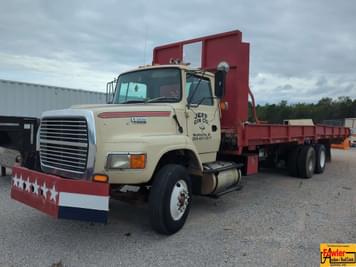 Main image Ford L8000